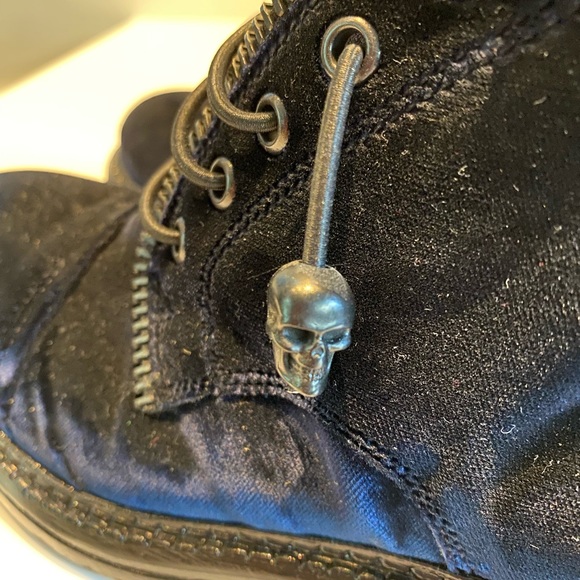 Navy Blue velvet boots - Picture 2 of 4